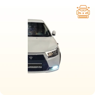 تصویر چراغ جلوی دنا پلاس روی ماشین
